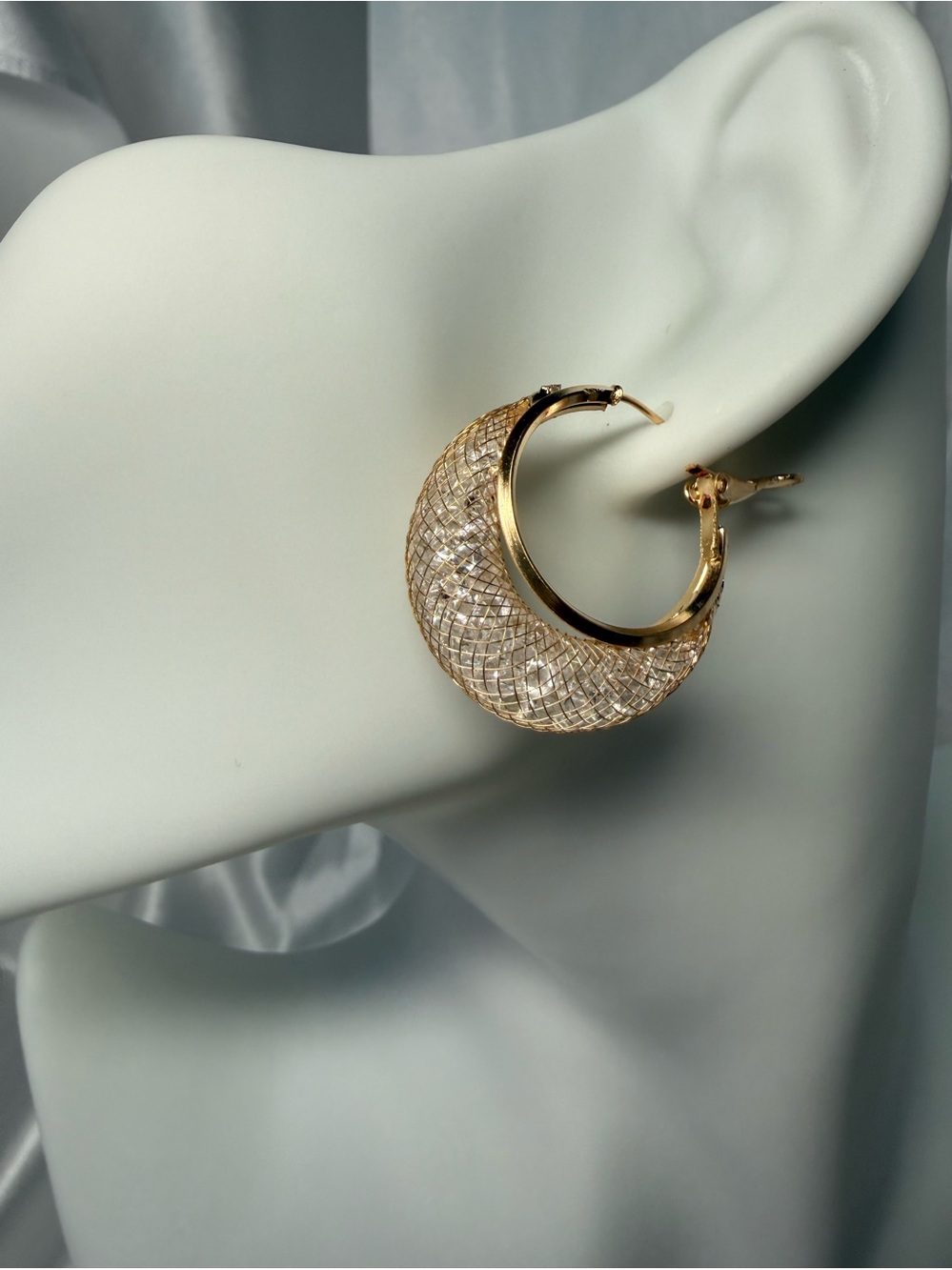 Gold Textured Mesh Hoop Earrings Statement Hoops Lightweight Glam NWT - Picture 2 of 7